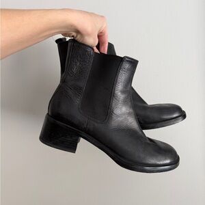 NWOB Rockport Black Leather Chelsea Boot